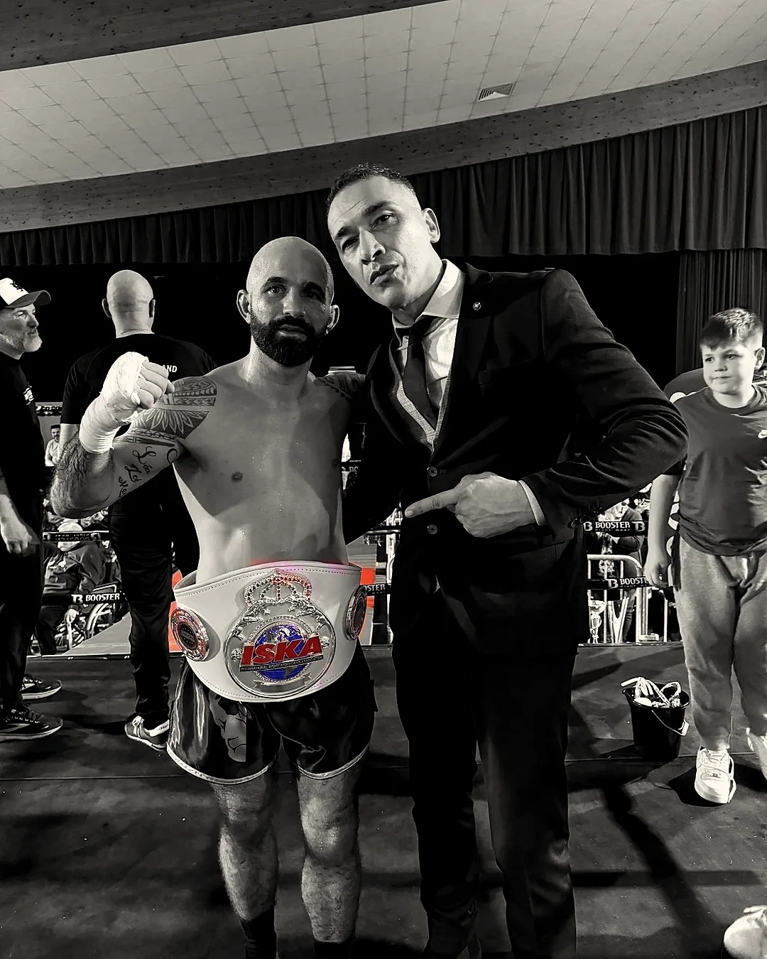 Jérémy Legrand avec la ceinture de champion d'Europe ISKA 2024